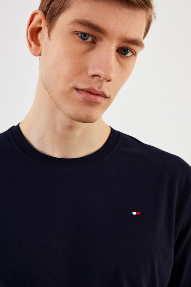 Erkek Bisiklet Yaka T-shirt %100 Pamuk Nakış Detaylı Basic Lacivert Tişört MTLCE89 - MMETALIC