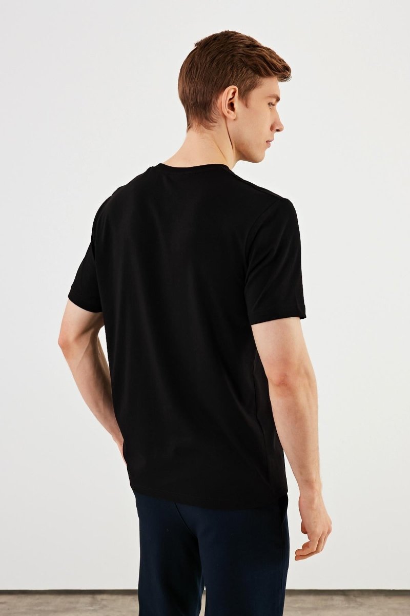 Erkek Bisiklet Yaka T-shirt %100 Pamuk Nakış Detaylı Basic Siyah Tişört MTLCE89 - MMETALIC