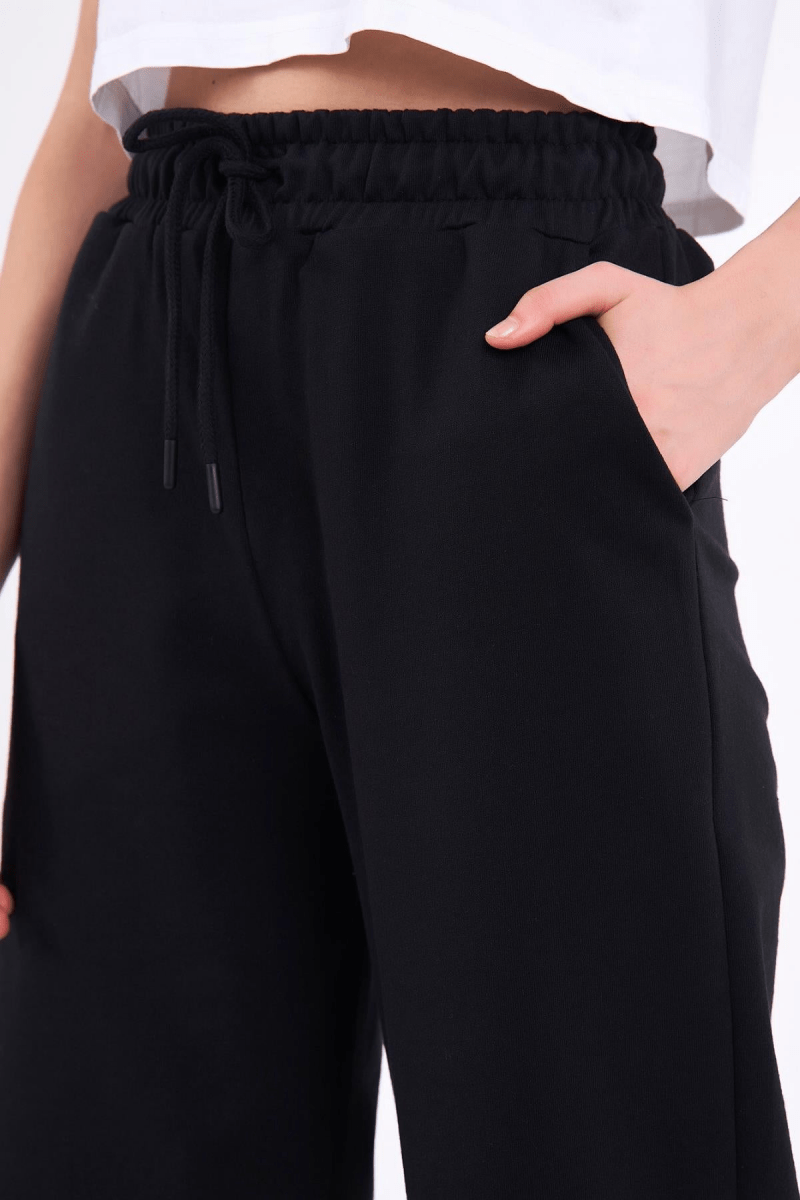 Kadın Mevsimlik Salaş Geniş Rahat Paça Yan Cepli Siyah Eşofman Altı - MMETALIC