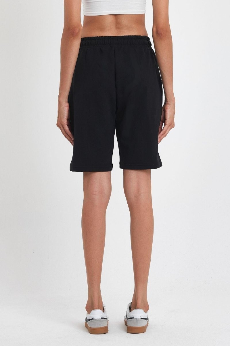 Kadın Rahat Kesim Beli Lastikli Mevsimlik Yumuşak Kumaş Cepli Siyah Uzun Bermuda Şort MTLCB91 - MMETALIC