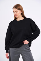 Kadın Siyah Pamuklu Oversize Basic Bisiklet Yaka Sweatshirt - MMETALIC