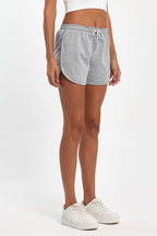 Kadın Yırtmaçlı Mevsimlik Premium Kumaş Regular Fit İpli Gri Kısa Mini Şort - MMETALIC